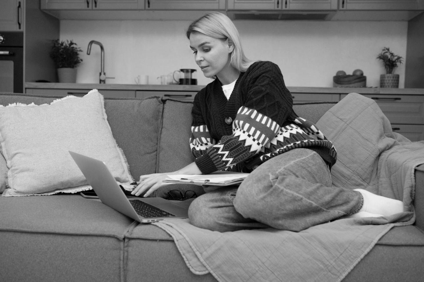 Cliente fonirevila che utilizza gli strumenti di budgeting appresi durante il programma formativo